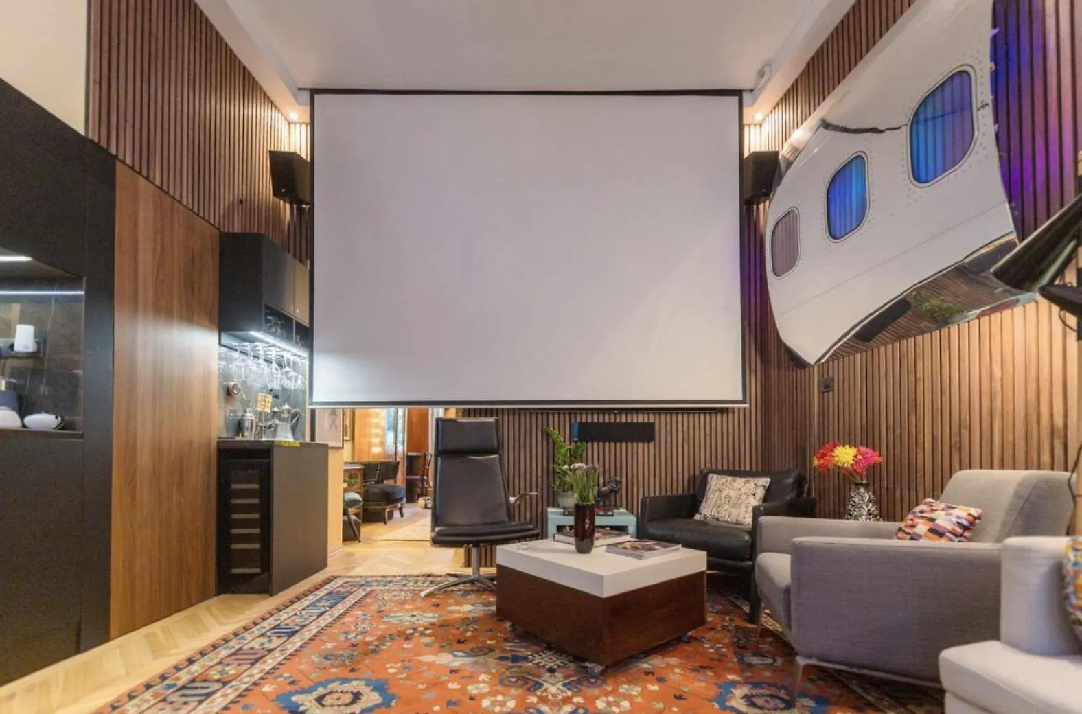 Luxury Apartment By Hi5- The Actor'S Den Budapest